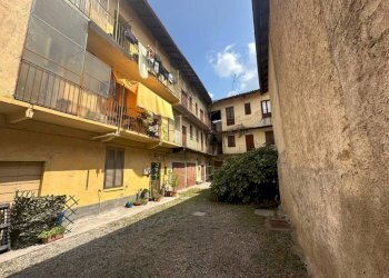 Cortile interno - Casa indipendente piazza Annibale Casolo, Somma Lombardo - foto 9