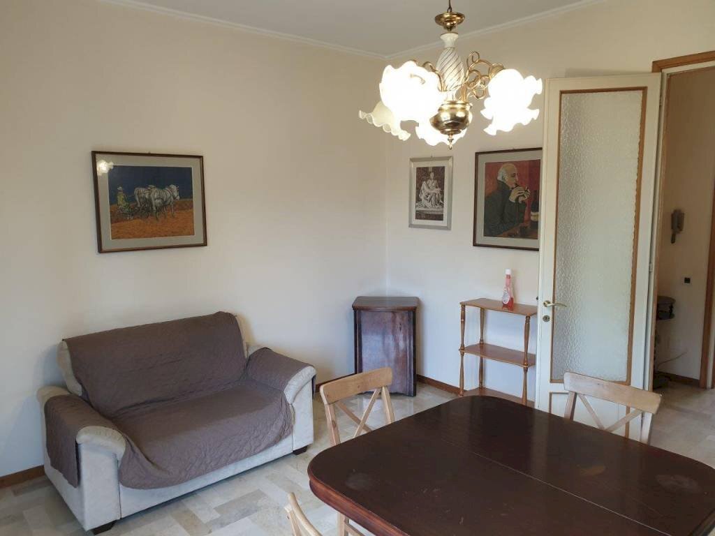 Salone - Three-room apartment viale Alberto Pasini, 10, Parma (neighborhood Pablo) - photo 2