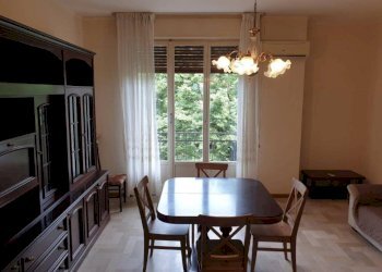 Salone - Three-room apartment viale Alberto Pasini, 10, Parma (neighborhood Pablo) - photo 3