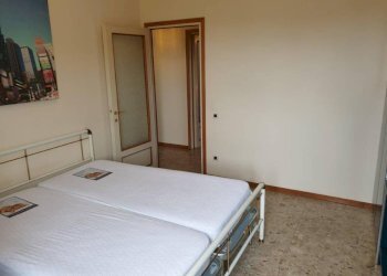 Camera da letto - Three-room apartment viale Alberto Pasini, 10, Parma (neighborhood Pablo) - photo 10
