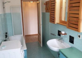 Bagno - Three-room apartment viale Alberto Pasini, 10, Parma (neighborhood Pablo) - photo 16