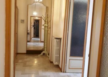Corridoio - Three-room apartment viale Alberto Pasini, 10, Parma (neighborhood Pablo) - photo 20