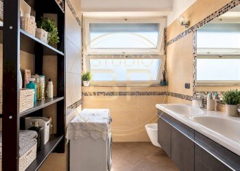 Bagno - Two-room apartment via Tommaso Villa, 69, Torino (neighborhood Nizza Millefonti) - photo 14