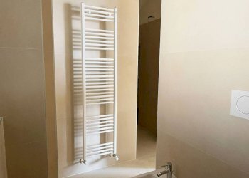 Bagno - Quadrilocale corso Duca degli Abruzzi, 4, Torino (zona Crocetta) - foto 10
