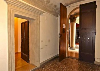 Interno palazzo - Office via Marsala, Bologna (neighborhood Centro Storico) - photo 17