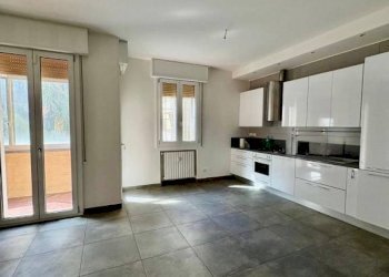 Soggiorno - Appartamento via Massimo Gorki, Bologna (zona Corticella) - foto 4