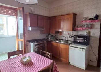 Cucina - Appartamento via Renato Dario Lupo, Taranto - foto 9