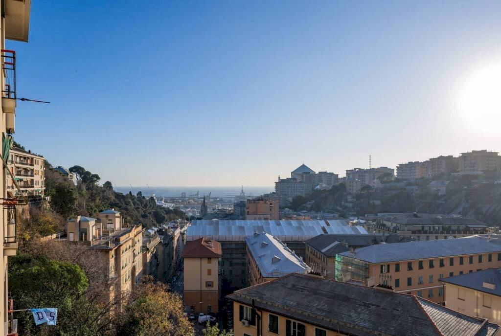 Vista - Trilocale via Bologna, 3, Genova (zona San Teodoro) - foto 1