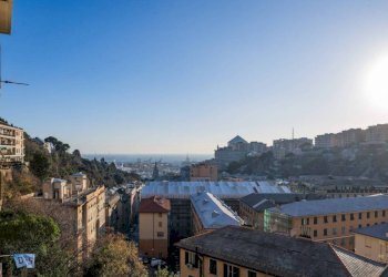 Vista - Trilocale via Bologna, 3, Genova (zona San Teodoro) - foto 1