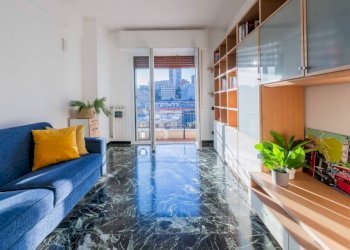 Salone - Trilocale via Bologna, 3, Genova (zona San Teodoro) - foto 4