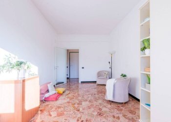 Camera da letto - Trilocale via Bologna, 3, Genova (zona San Teodoro) - foto 24