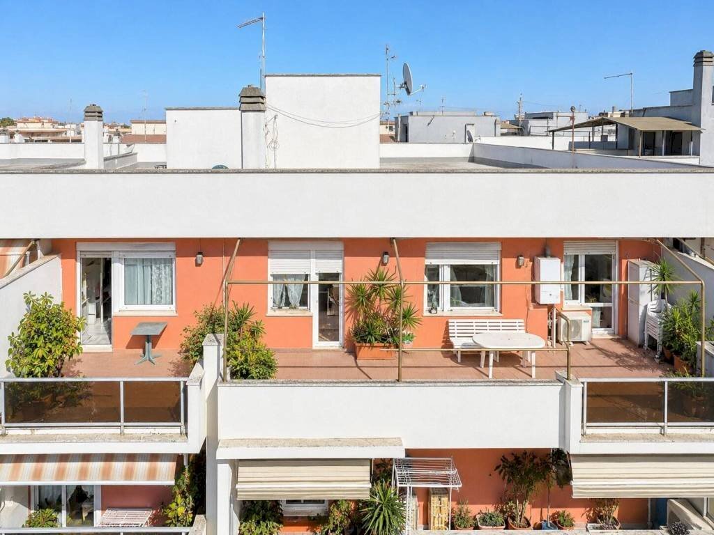 Facciata - Attico via delle Azzorre, Roma (zona Lido di Ostia) - foto 2