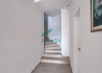scala di accesso - Ufficio Via San Giorgio Martire 22, Bari - foto 5