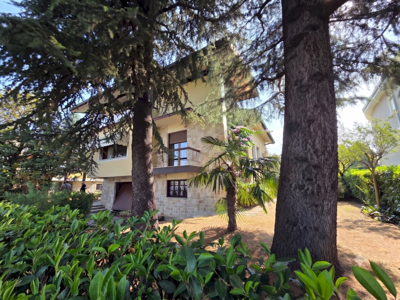 FACCIATA B - Villa Via Triumplina 208, Brescia (zona Villaggio Prealpino) - foto 1