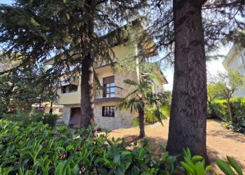 FACCIATA B - Villa Via Triumplina 208, Brescia (zona Villaggio Prealpino) - foto 1