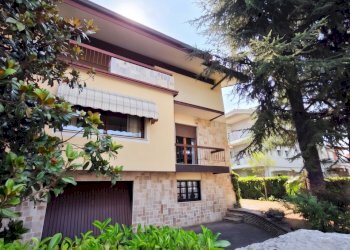 FACCIATA A - Villa Via Triumplina 208, Brescia (zona Villaggio Prealpino) - foto 10
