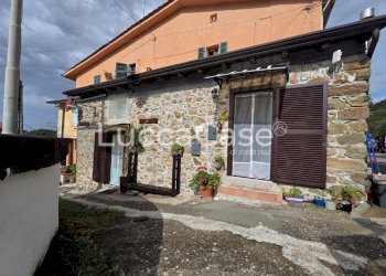 Portion of a house Fosdinovo - photo 2