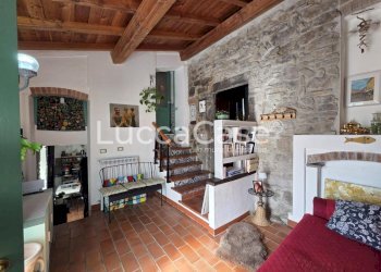 Portion of a house Fosdinovo - photo 6