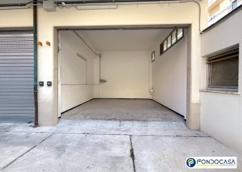Foto 1 - Box Via Aurelia
 
378, Loano - foto 1