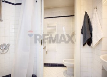 Bagno - Bilocale via Tadino
 
50, Milano - foto 6