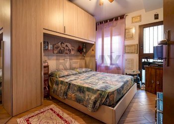 Camera / camera da letto - Trilocale vicolo Montello
 
8, Rho - foto 12