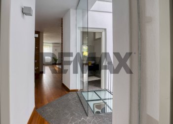 Hall / corridoio - Villa Via 20 settembre
 
18, Cirimido - foto 4