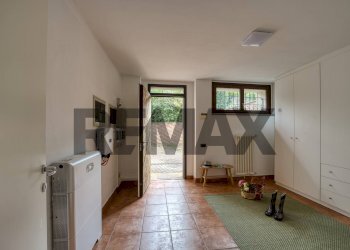 Hall / corridoio - Villa Via 20 settembre
 
18, Cirimido - foto 32