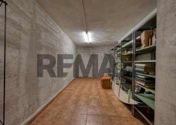 Dispensa di stoccaggio - Villa Via 20 settembre
 
18, Cirimido - foto 48