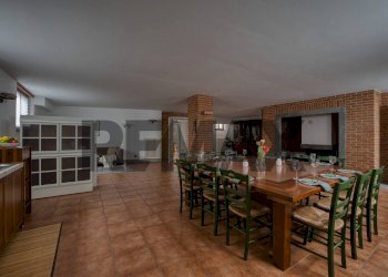 Sala da pranzo - Villa Via 20 settembre
 
18, Cirimido - foto 51