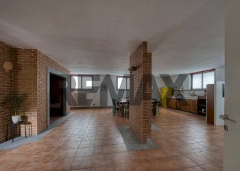 Sala da pranzo - Villa Via 20 settembre
 
18, Cirimido - foto 55