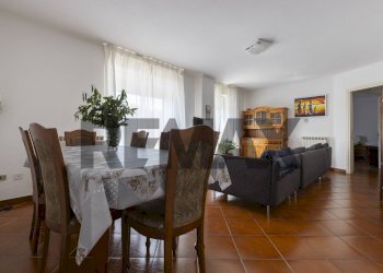Sala da pranzo - Villa Via Carlo Maria Piazza
 
1, Viggiù - foto 17