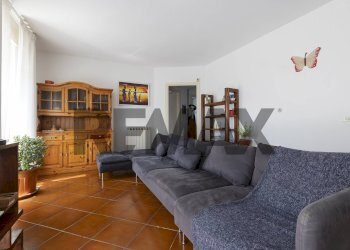 Soggiorno - Villa Via Carlo Maria Piazza
 
1, Viggiù - foto 18