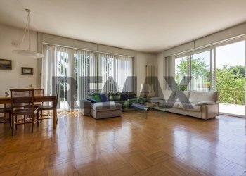 Sala da pranzo - Villa Via Carlo Maria Piazza
 
1, Viggiù - foto 25
