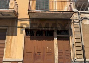 Edificio all\'aperto - Trilocale Via XVI Traversa
 
46, Belpasso - foto 1