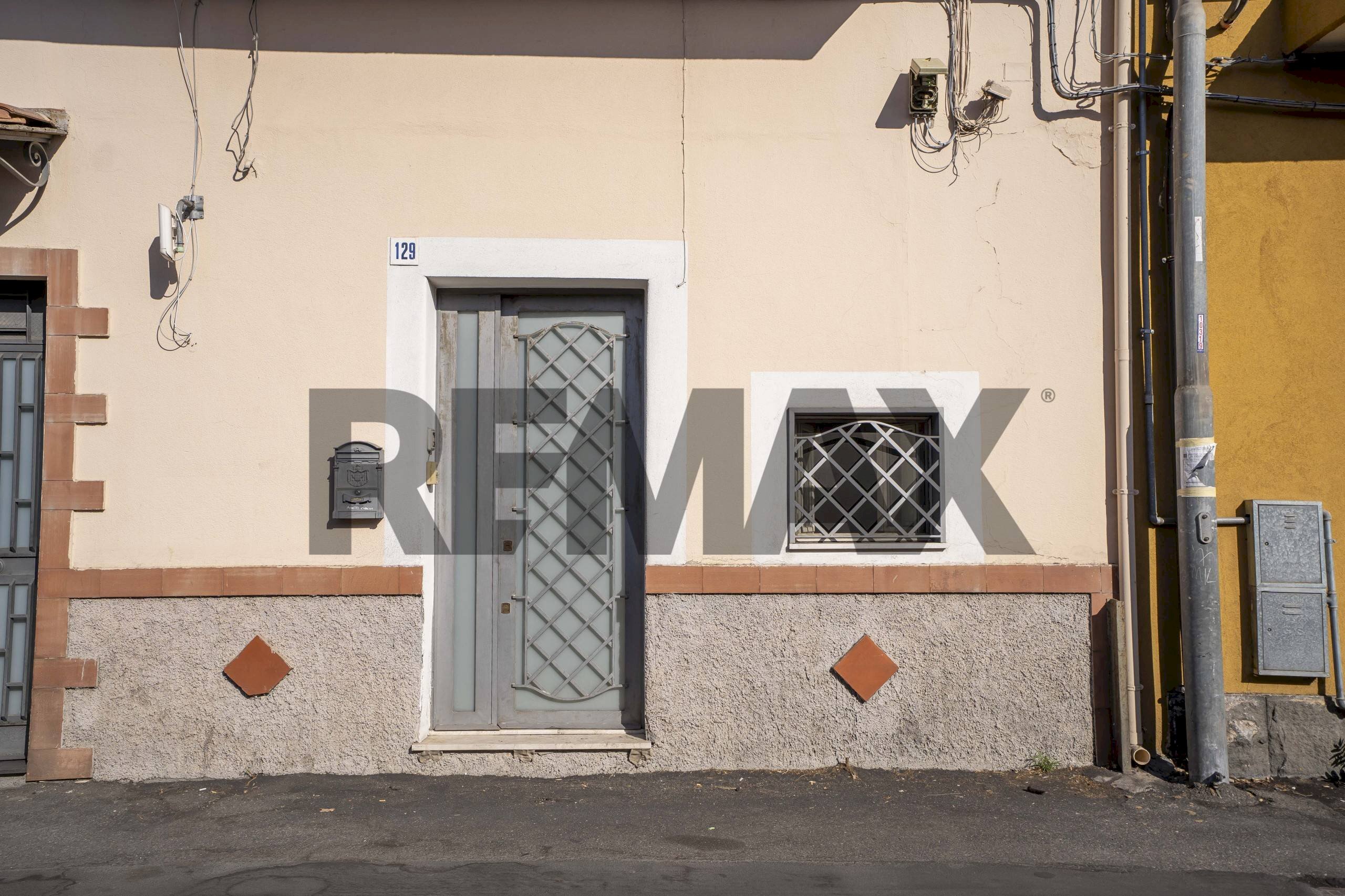 Edificio all\'aperto - Casa semi indipendente Via Girolamo Gravina
 
129, Catania - foto 1