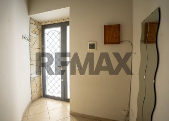 Hall / corridoio - Casa semi indipendente Via Girolamo Gravina
129, Catania - foto 3