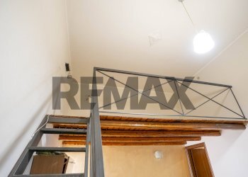 Scale - Casa semi indipendente Via Girolamo Gravina
129, Catania - foto 11