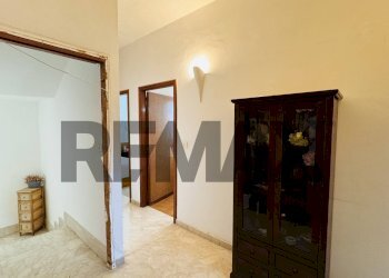 Hall / corridoio - Casa semi indipendente Via Alessandro Manzoni
 
3, Pachino - foto 9