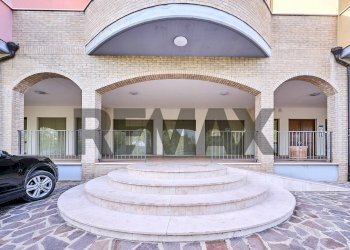 Edificio all\'aperto - Box Via Gabriele D'Annunzio
 
2/c, Miglianico - foto 8