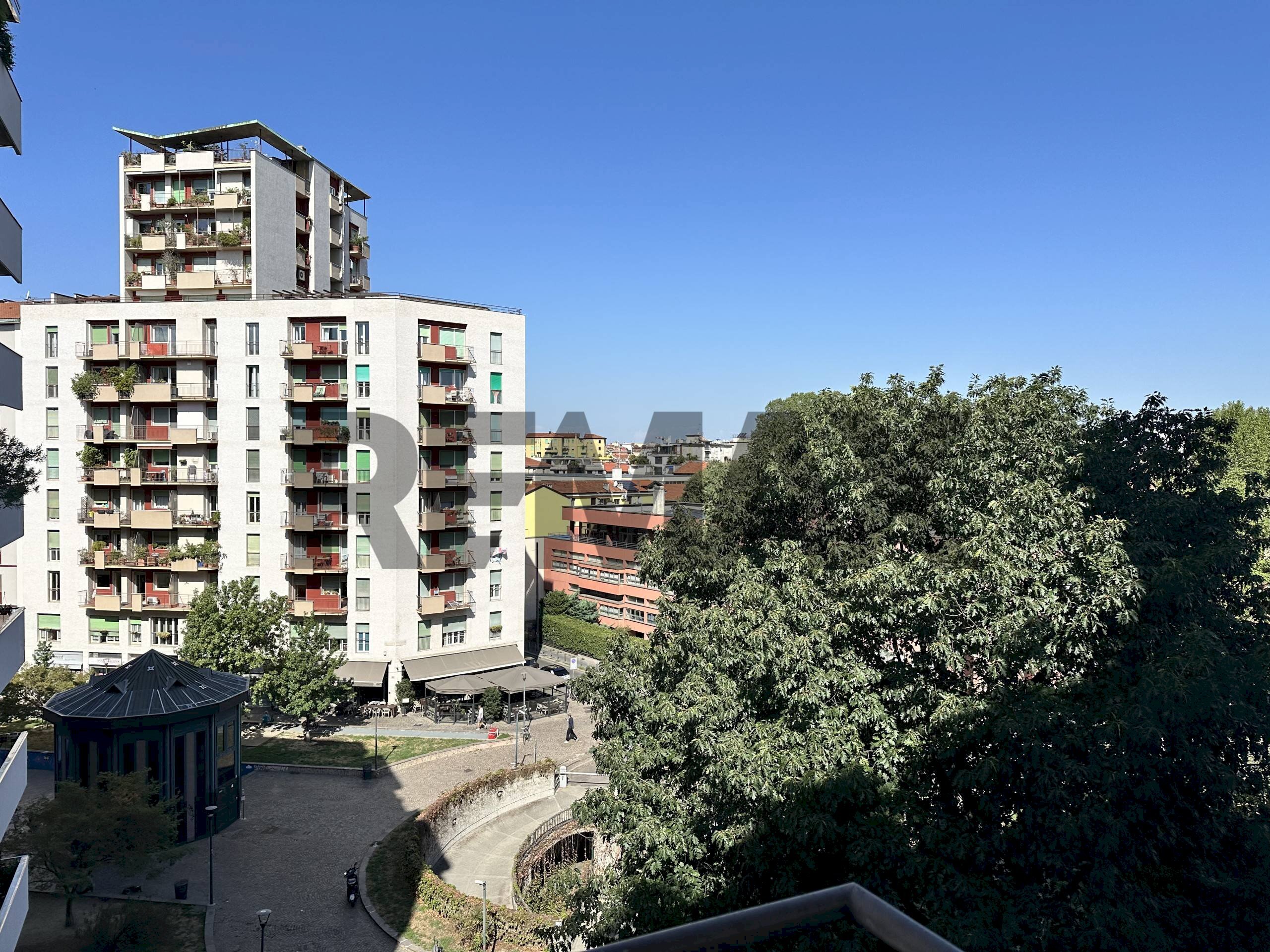Edificio all\'aperto - Bilocale via balestrieri
 
8, Milano - foto 1