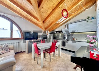 Sala da pranzo - Attico Via Carlo Rossini
 
61c, Tradate - foto 1