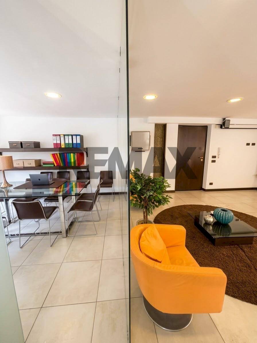 Soggiorno - Ufficio Largo Villaura
27, Palermo - foto 3