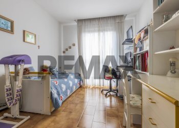 Camera / camera da letto - Trilocale Piazza Frera
 
1, Tradate - foto 18