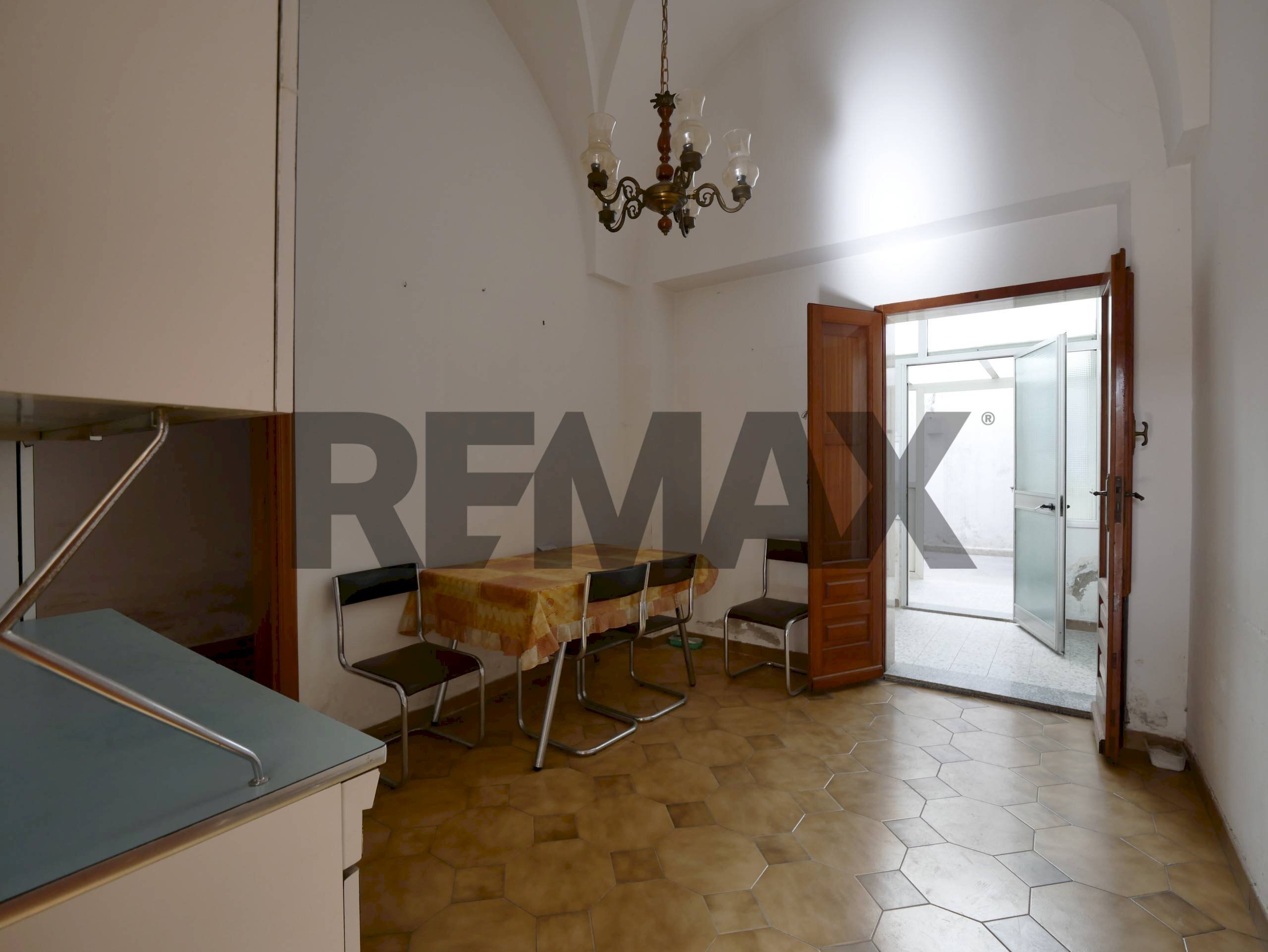 Sala da pranzo - Casa semi indipendente Via Angelo Lanzillotti
15 A/B, San Vito dei Normanni - foto 3