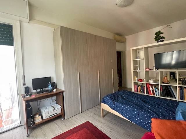Camera da letto - One-room apartment via Lorenteggio, 157, Milano (neighborhood Giambellino) - photo 1