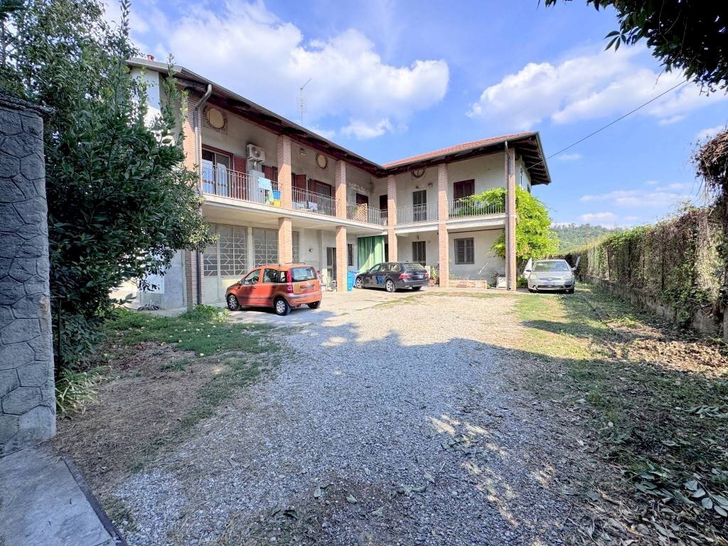 Cortile interno - Independent house strada Vallere, 18, Moncalieri - photo 1