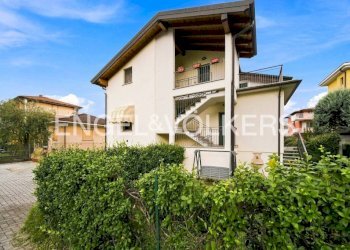 Terrazzo - Attico via Pian di Sole, 11, Varese (zona Bobbiate) - foto 2