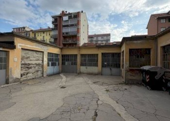 Cortile interno - Two-room apartment via Passo Buole, Torino (neighborhood Lingotto) - photo 21