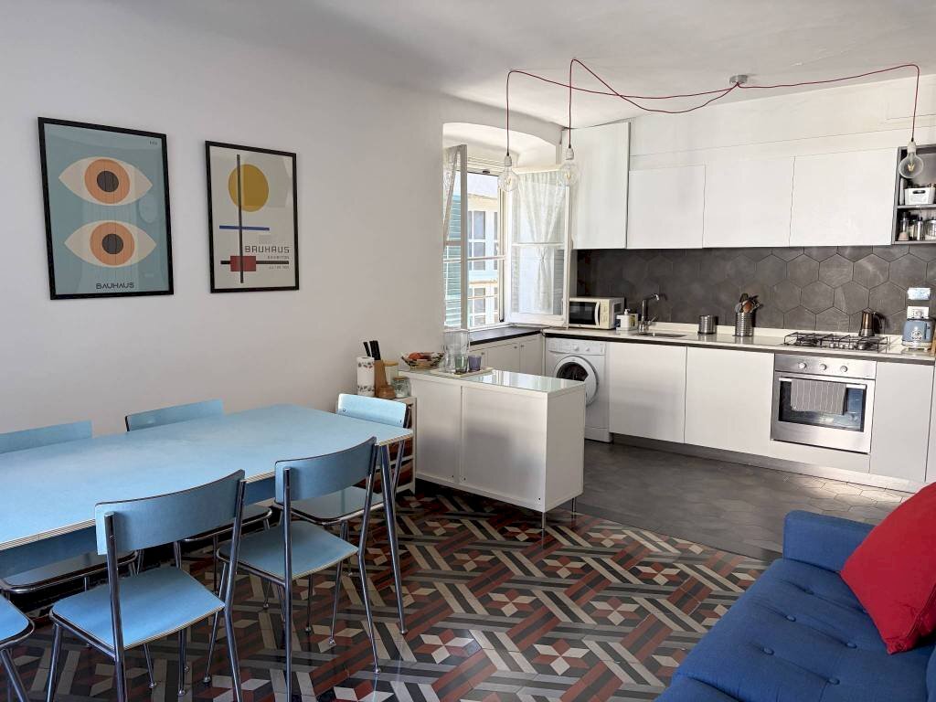Cucina - Trilocale piazza della Cernaia, 2, Genova (zona Centro Storico) - foto 2