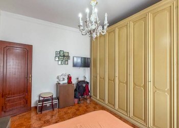 Camera da letto - Trilocale via Pierino Negrotto Cambiaso, Genova (zona Sampierdarena) - foto 22
